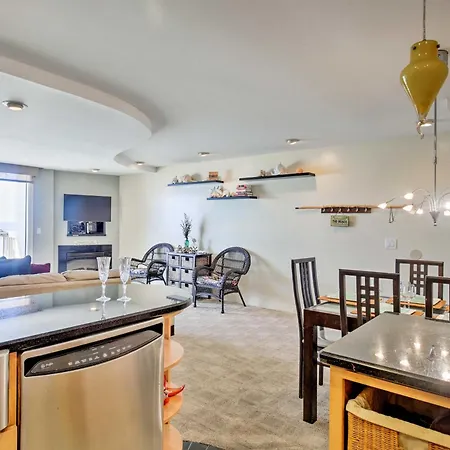 Beachfront Oceanside Condo With Pool And Hot Tub!